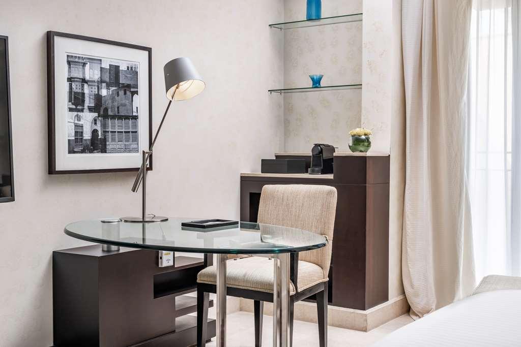 Park Hyatt - Marina, Club And